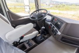 乘龙H5&nbsp;混凝土搅拌车驾驶室                                               图片