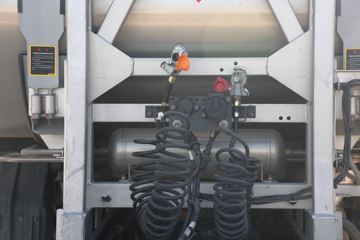 �������� ����H7�ؿ� 500���� 6X4 LNG�Զ���ǣ����(����)ͼƬ