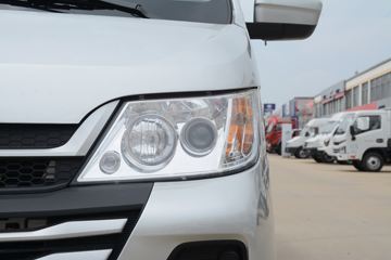 ���� �ž�T52 ��׼�� 1.5L 116���� ���� 2.5��˫������΢��(����)(SQR1027H10)ͼƬ