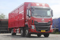 东风柳汽 乘龙H5中卡 270马力 6X2 9.7米仓栅式载货车(LZ5250CCYM5CB)