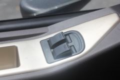 东风柳汽 乘龙H5中卡 290马力 6X2 9.7米仓栅式载货车(LZ5250CCYH7CB)