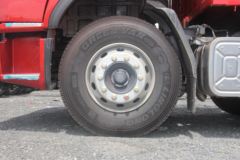 东风柳汽 乘龙H5中卡 290马力 6X2 9.7米仓栅式载货车(LZ5250CCYH7CB)