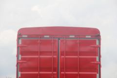 东风柳汽 乘龙H5中卡 290马力 6X2 9.7米仓栅式载货车(LZ5250CCYH7CB)