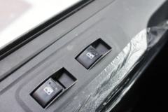 东风 多利卡D12 230马力 4X2 9.85米厢式载货车(EQ5182XXYL9CDKAC)