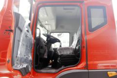 东风 多利卡D12 230马力 4X2 9.85米厢式载货车(EQ5182XXYL9CDKAC)