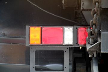 �й����� ����H5 350���� 8X4 5.6����ж��(����)(ZZ3318M60FB0)ͼƬ