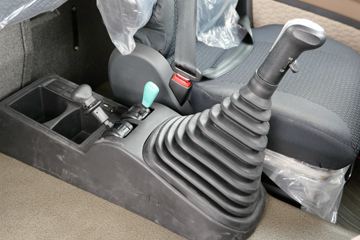 �й����� HOWO TX�ؿ� 440���� 6X4 ǣ����(ZZ4257V324GF1)ͼƬ