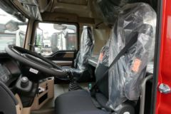 中国重汽 HOWO TX重卡 440马力 6X4 牵引车(ZZ4257V324GF1)