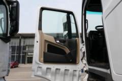 奔驰 新Actros重卡 450马力 4X2 牵引车(国六)