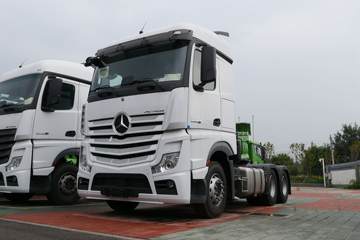 奔驰 新Actros重卡 510马力 6X4牵引车(型号2651)