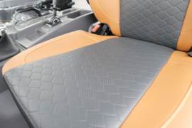 奥铃大黄蜂&nbsp;冷藏车驾驶室图片