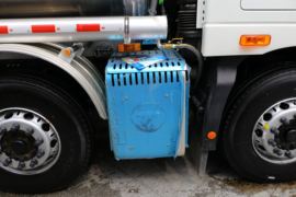 福田欧曼底盘&nbsp;油罐车底盘图片