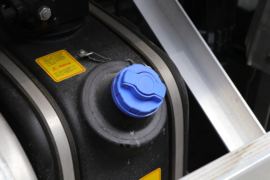 福田欧曼底盘&nbsp;油罐车底盘图片