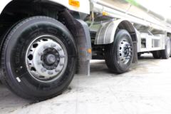 福田欧曼 GTL 质享版 360马力 6X2 运油车(国六)(楚胜牌)(CSC5329GYYLB6)