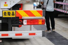 福田欧曼底盘&nbsp;油罐车上装图片