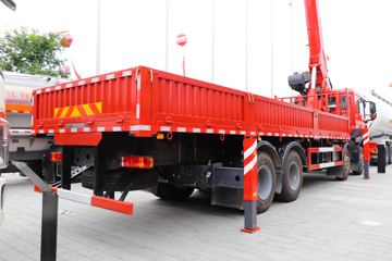 重汽豪沃(HOWO)底盘&nbsp;随车吊外观图片