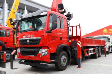 重汽豪沃(HOWO)底盘&nbsp;随车吊外观图片