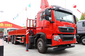 重汽豪沃(HOWO)底盘&nbsp;随车吊外观图片