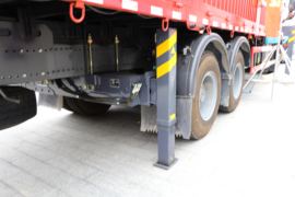 重汽豪沃(HOWO)底盘&nbsp;随车吊底盘图片