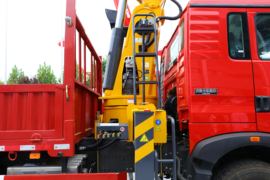 重汽豪沃(HOWO)底盘&nbsp;随车吊上装图片