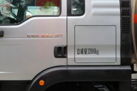 重汽汕德卡底盘&nbsp;油罐车外观图片