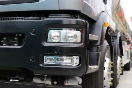 重汽汕德卡底盘&nbsp;油罐车外观图片