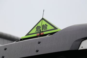 重汽汕德卡底盘 油罐车外观图片
