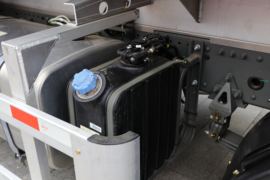 重汽汕德卡底盘&nbsp;油罐车底盘图片