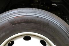 中国重汽 汕德卡C5H 350马力 8X4 运油车(国六)(绿叶牌)(JYJ5326GYYF)