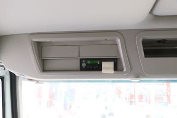 �������� ��ʨC6 330���� 8X4 7.6���������������䳵(����)(�м���)(CQ5317GJBHV09286)ͼƬ