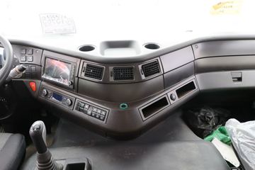 �������� ��ʨC6 330���� 8X4 7.6���������������䳵(����)(�м���)(CQ5317GJBHV09286)ͼƬ