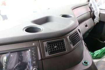 �������� ��ʨC6 330���� 8X4 7.6���������������䳵(����)(�м���)(CQ5317GJBHV09286)ͼƬ