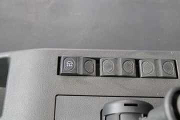 �������� ��ʨC6 330���� 8X4 7.6���������������䳵(����)(�м���)(CQ5317GJBHV09286)ͼƬ