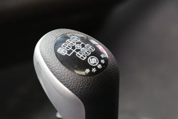 �������� ��ʨC6 330���� 8X4 7.6���������������䳵(����)(�м���)(CQ5317GJBHV09286)ͼƬ