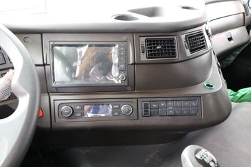 �������� ��ʨC6 330���� 8X4 7.6���������������䳵(����)(�м���)(CQ5317GJBHV09286)ͼƬ