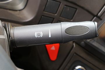 �������� ��ʨC6 330���� 8X4 7.6���������������䳵(����)(�м���)(CQ5317GJBHV09286)ͼƬ