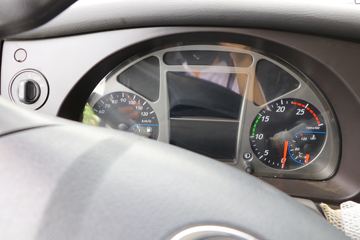 �������� ��ʨC6 330���� 8X4 7.6���������������䳵(����)(�м���)(CQ5317GJBHV09286)ͼƬ