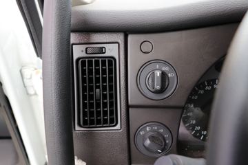 �������� ��ʨC6 330���� 8X4 7.6���������������䳵(����)(�м���)(CQ5317GJBHV09286)ͼƬ