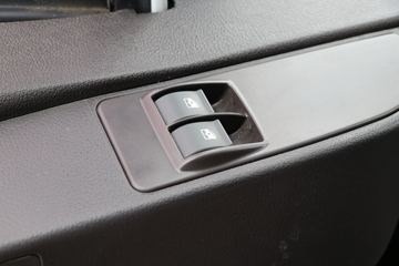 �������� ��ʨC6 330���� 8X4 7.6���������������䳵(����)(�м���)(CQ5317GJBHV09286)ͼƬ