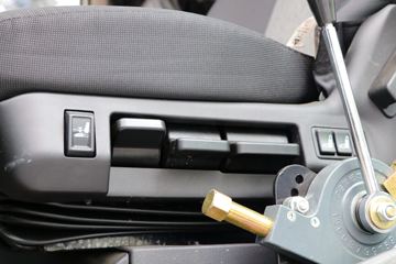 �������� ��ʨC6 330���� 8X4 7.6���������������䳵(����)(�м���)(CQ5317GJBHV09286)ͼƬ