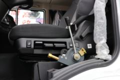 上汽红岩 杰狮C6 330马力 8X4 7.6方混凝土搅拌运输车(国六)(中集瑞江)(CQ5317GJBHV09286)