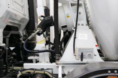 上汽红岩 杰狮C6 330马力 8X4 7.6方混凝土搅拌运输车(国六)(中集瑞江)(CQ5317GJBHV09286)