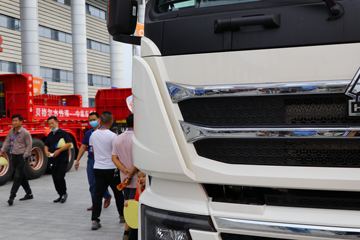 �й����� HOWO TH7�ؿ� 460���� 8X4 ��س�(����)(��Ҷ��)ͼƬ