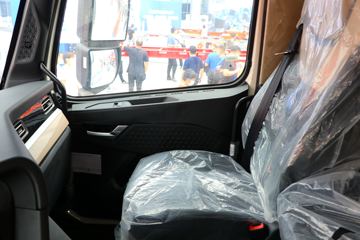 �й����� HOWO TH7�ؿ� 460���� 8X4 ��س�(����)(��Ҷ��)ͼƬ