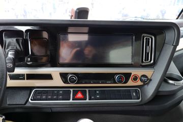 �й����� HOWO TH7�ؿ� 460���� 8X4 ��س�(����)(��Ҷ��)ͼƬ