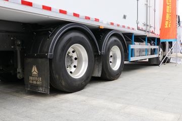 �й����� HOWO TH7�ؿ� 460���� 8X4 ��س�(����)(��Ҷ��)ͼƬ