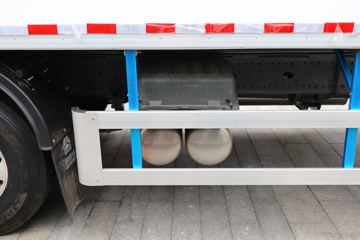 �й����� HOWO TH7�ؿ� 460���� 8X4 ��س�(����)(��Ҷ��)ͼƬ