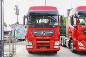东风商用车 天龙旗舰KX 经典版 560马力 6X4 AMT自动挡牵引车(国六)(速比3.64)
