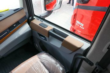 �������ó� �����콢KX 600���� 6X4 AMT�Զ���ǣ����(����)(Һ��)ͼƬ