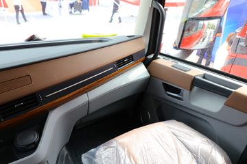 �������ó� �����콢KX 600���� 6X4 AMT�Զ���ǣ����(����)(Һ��)ͼƬ